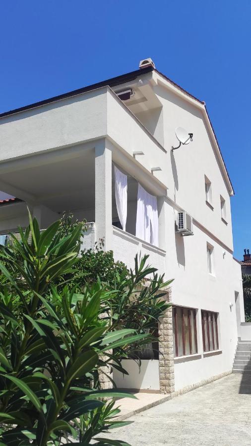 Guest House Tina Ραμπ Εξωτερικό φωτογραφία